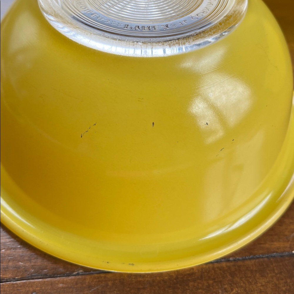 3- Pyrex Vintage Mixing Bowls Yellow Clear Bottoms - Picture 5 of 16